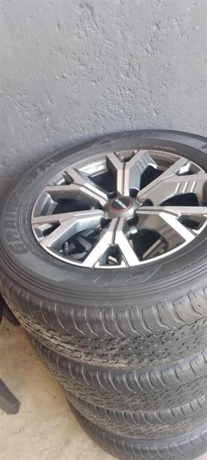Isuzu rims with tyres