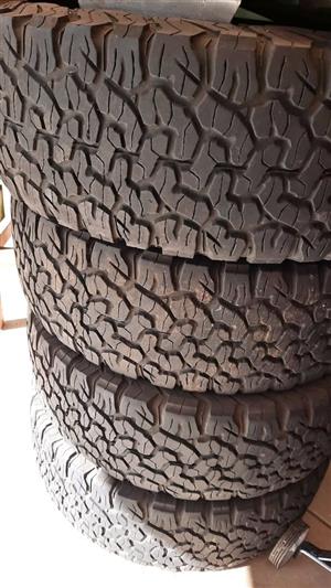 265/65/17 BF Goodrich A/T used tyres(80% treads left on them) set.