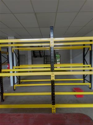 We do sale garage shelves and warehouse shelvings at reasonable prices 