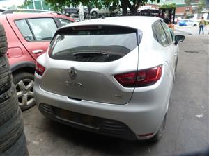Renault Clio IV 900T Petrol Manual H4B Silver - 2018 SPARESBOYZ STRIPPING 