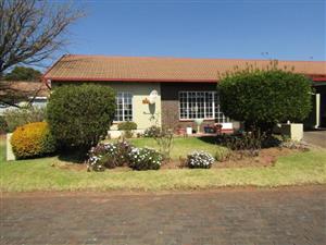 Retirement Village For Sale in Helderkruin