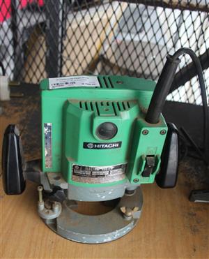 HITACHI TR-12 ROUTER S065566O