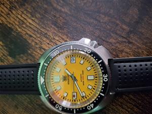 Divers watch 200m water resistant 