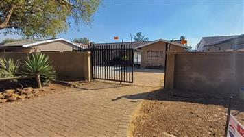 House For Sale in Albertsdal