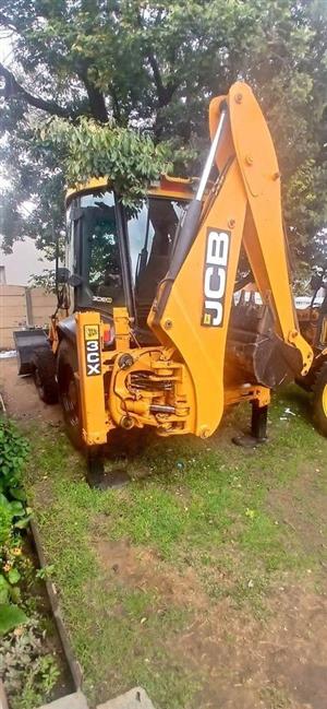 2017 JCB 3CX backhoe loader, JCB 