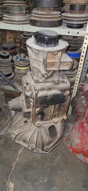 Borg warner 4 spd 4x4 gearbox for 351w 