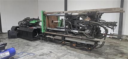 BORCHE BT500 Injection Moulding machine. To be sold as spare parts.