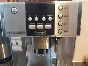 Delonghi primaDonna esam6600 automatic coffee machine