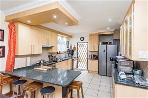 Contemporary Elegance in Theoschea Estate, Chancliff Ridge