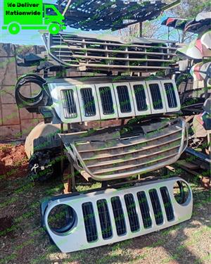 JEEP | DODGE | CHRYSLER - Front Radiator Grilles