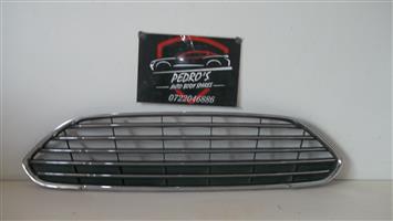 Ford Fiesta Mk7 facelift front bumper grille