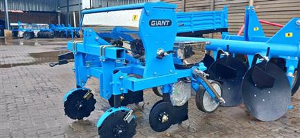 New Giant maize/bean planters in stock