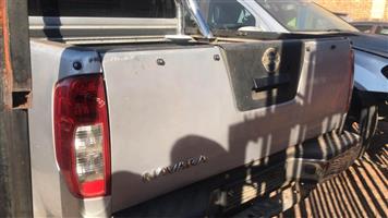 Nissan Navara load bin