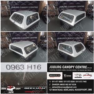 (0963) Toyota Hilux 16-22 DC White Beekman Canopy 