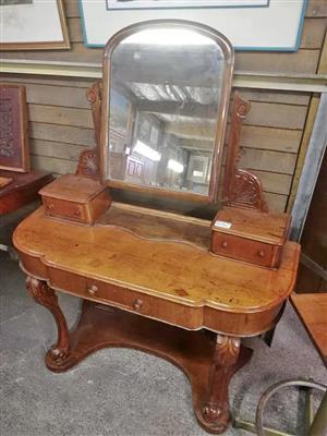 Victorian Mahogony dressing table @ Bonny Buy & Sel