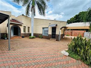 A HOME WHERE GOOD VIBES, GREAT HOSTING AND EASY LIVING COME TOGETHER!!