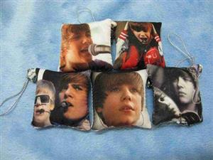 RARE JUSTIN BIEBER CELL PHONE PILLOW CHARMS.