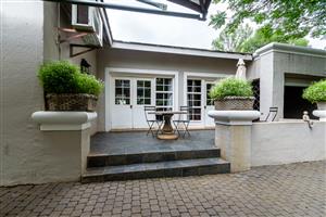 Luxury One of a Kind Property in Lynnwood Glen