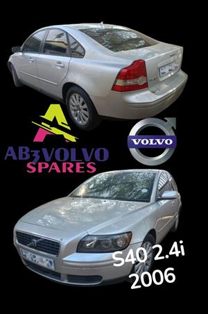 Volvo S40 2.4i 2006 stripping for spares
