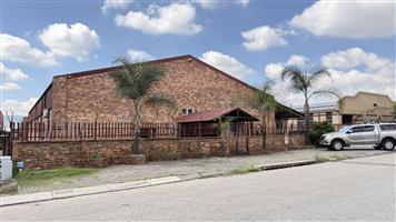 Freestanding Industrial Asset, 1 350m² Warehouse with Mezzanine For Sale in Prime Centurion Location