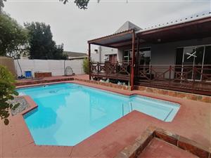 Stunning 7 Bedroom Guest House For Sale ! - with AMANDA ODENDAAL