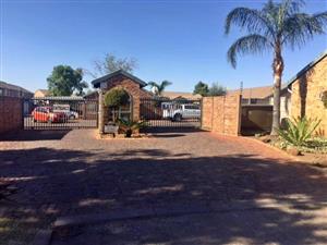 Apartment for sale in Annlin, Pretoria North