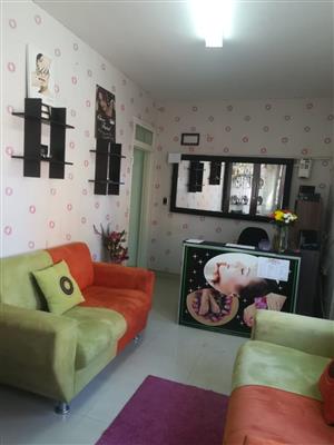 Upmarket Hair And Beauty Salon For Sale In Overport Junk Mail