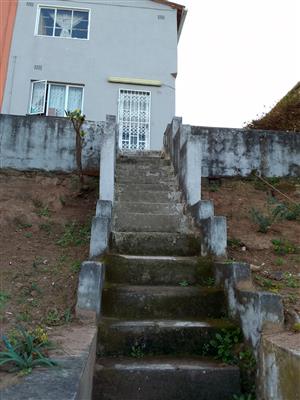 Chatsworth montford 3 bedrooms house for sale close to public transport 