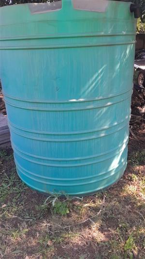 2 Jojo water tanks 2000 liters each