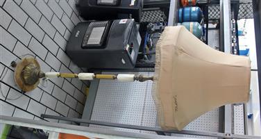 BIG GOLD AND WHITE LAMP S065712C