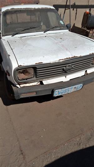 1998 Nissan 1400,  Bring own wheels start and go. Disc up to date. Cell:Needs some TLC.