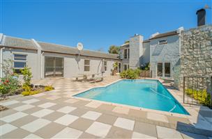 Split Level Spacious, Secure Family Home - Just Waiting for You