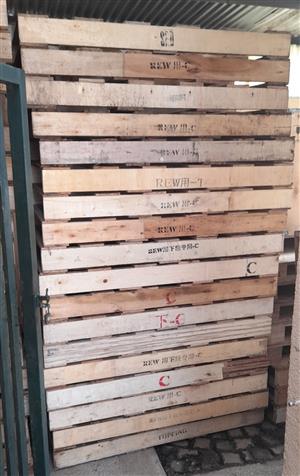 Laminated Plywood pallets size 1.2m x 1.12m x10mm x 90mm Only R20