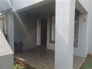 Townhouse For Sale in Glen Marais