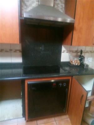 Defy oven plus a glass top defy plate plus a defy hob all for R2000 or nearest cash offer