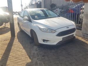 ford focus 2013 1.5 complete car stripping for spares