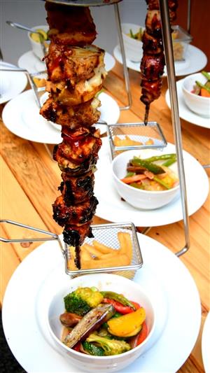 ESPETADA STANDS IN STAINLESS STEEL (MEDIUM AND LARGE)