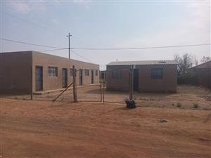 2 bedroom House and 4 Rooms