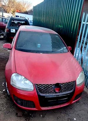 Complete Golf 5 gti stripping for parts 