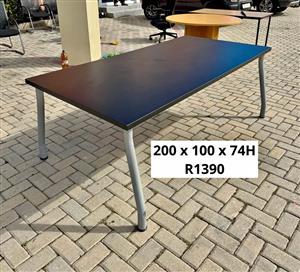 OFFICE BOARDROOM MEETING TABLE