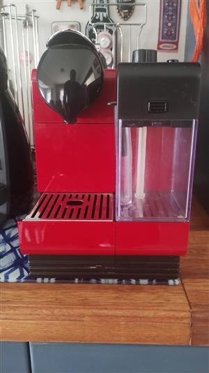 Nespresso DeLonghi Lattissma