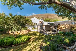 House For Sale in Capri