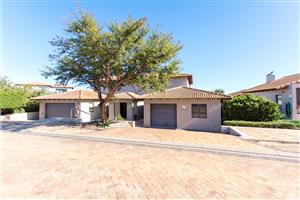 Sophisticated Living with Lagoon, Fairway and Greenbelt Views in Langebaan Country Estate