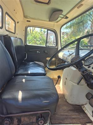 MERC-BENZ 1113 BULLNOSE 1981 DROPSITE/ CATTLE RAIL 
