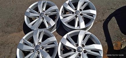 Four 15 inch Polo TSI OEM mags for sell