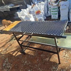 XL FAMILY BRAAI STANDS FOR SALE 