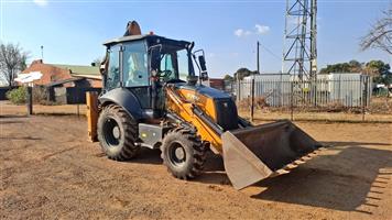 2023 CASE 570V 4X4 TLB