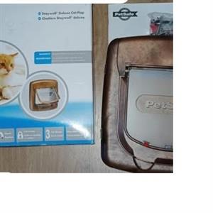 PetSafe Staywell Deluxe Magnetic Cat Flap – Boxed, Complete