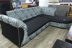 BLUE AND BLACK 2PC L SHAPE COUCH(S067064A)