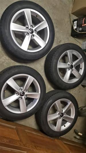 16inch Polo TSi/Vivo original mags (5x100 pcd) with brand new 195/55/16 Continental set 